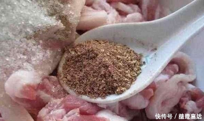 一斤五花肉10个鸡蛋，这样做出来酥香可口，肥而不腻，做法简单！