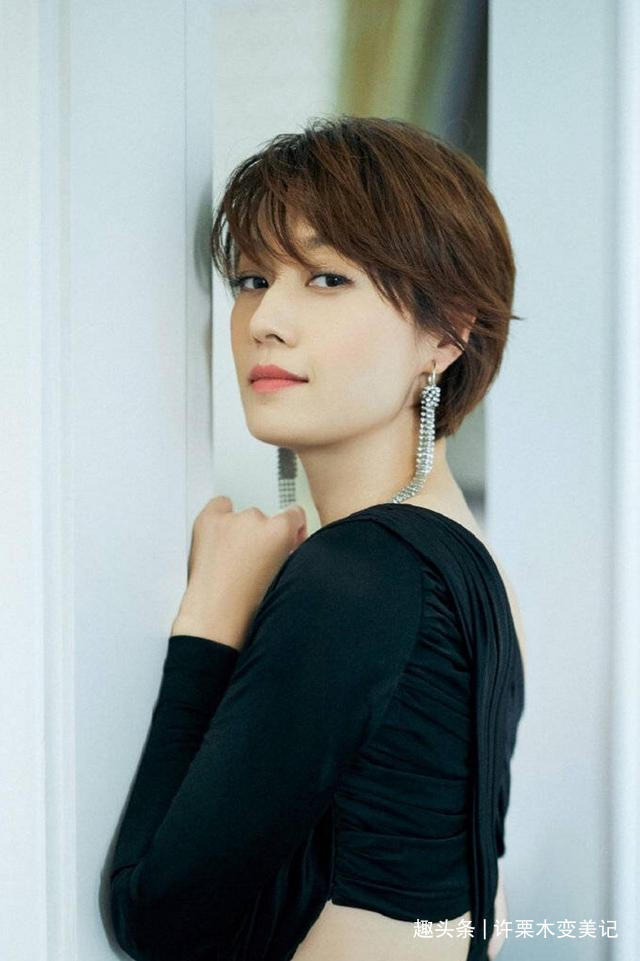 马尾 50岁女人别再留齐刘海了,今年流行5种“发型”,显脸小不挑人