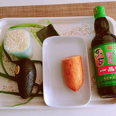 牛油果酱油拌饭