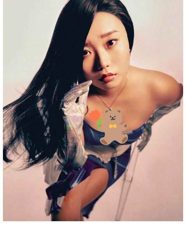 脱口秀演员李雪琴的《男人装》