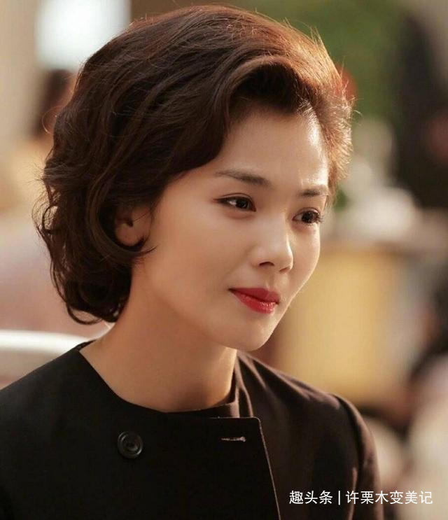 丸子头 50岁女人别再留齐刘海了,今年流行5种“发型”,显脸小不挑人