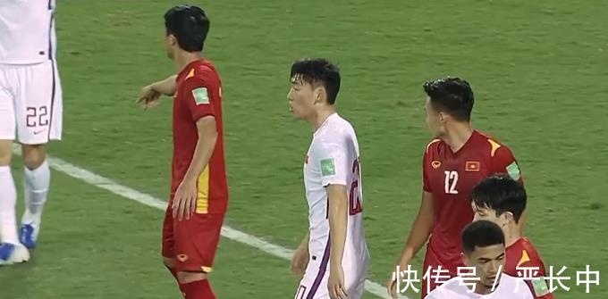 中国队|国足门将颜骏凌上越南头条:越媒晒他第3次从球门里捡球