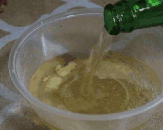 啤酒|养红掌,只浇水“死得快”多做“一步”,红花开满盆,满屋红火