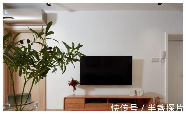 室内门|走进她家,全屋大白墙、无造型,却耐看又有温度,省钱就这么装!