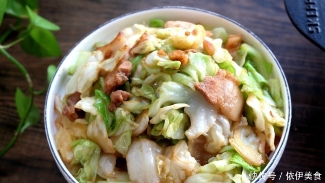 叶子|这菜我家隔两天就要炒一次,1颗菜炒2盘,叶子用手撕,加肉更香