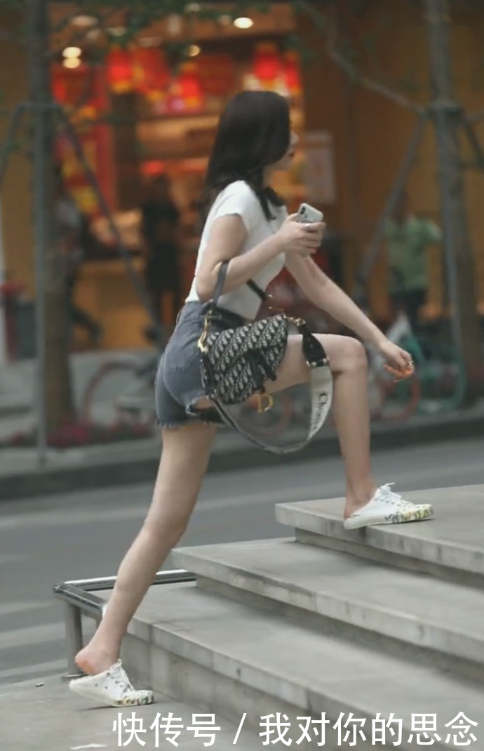 过分|腿长就是任性,这一步跨的过分了