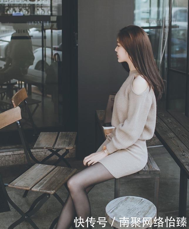 连衣裙|针织包臀连衣裙+黑丝袜,美丽又时尚,气质这块拿捏的稳稳的