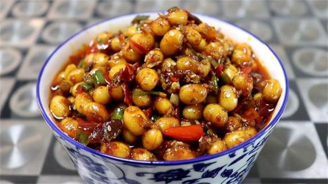 秘制黄豆辣椒酱，香辣美味又下饭，方法简单，保存180天不会坏