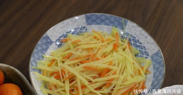 晒晒我家孩子的早餐,色彩丰富,味道可口,比路边摊还好吃