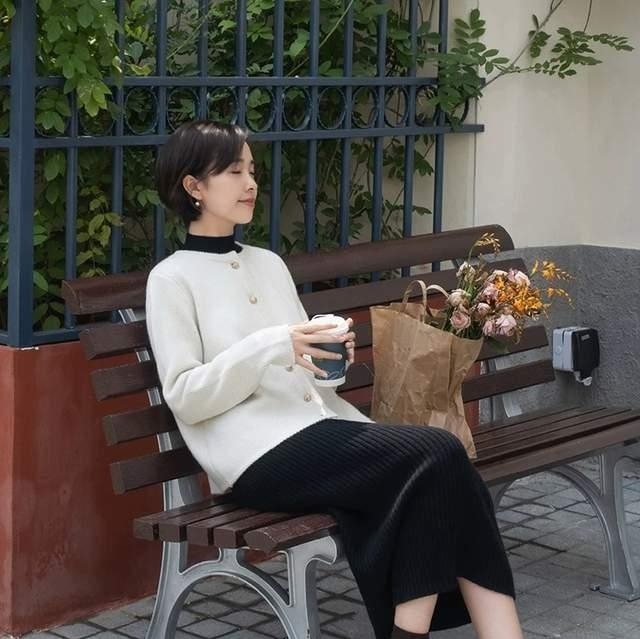 女人 精致的女人不需要扮嫩,身着优雅的裙装穿搭,温柔高级又不显老