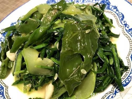 韭菜|它是天然“清肠菜”,每天吃一些,排出体内“垃圾”,腰肢变瘦了