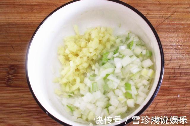 厨师|牛肉洋葱馅好吃的秘诀，教您老厨师的配方，鲜嫩多汁，真解馋