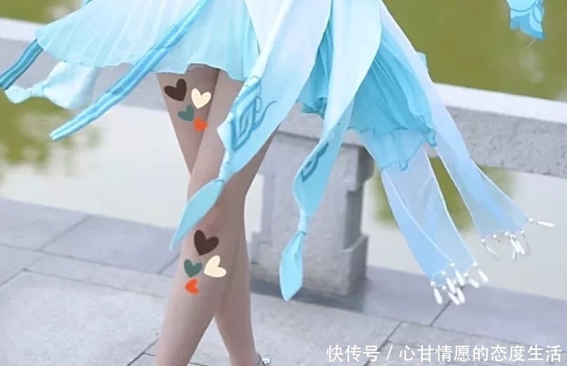 小脚丫|小姐姐光脚cos言和,灵动的小脚丫,意外走红网络