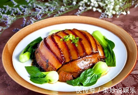 大厨教你正宗扣肉做法,肥而不腻,看得直流口水,在家就能自己做