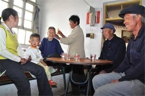 粗粮馒头|1000名百岁老人的长寿秘籍，通常有两个共性，运动不是关键点