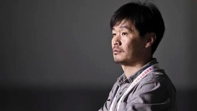 吴曦|深夜1点!李霄鹏做出争议决定:国足集训沦为大笑话,球迷质疑声一片