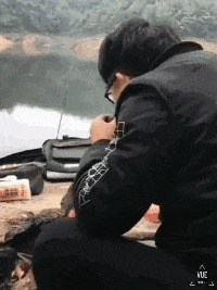 |搞笑GIF：逛街遇到的妹子，个子这么高我该怎么搭讪啊