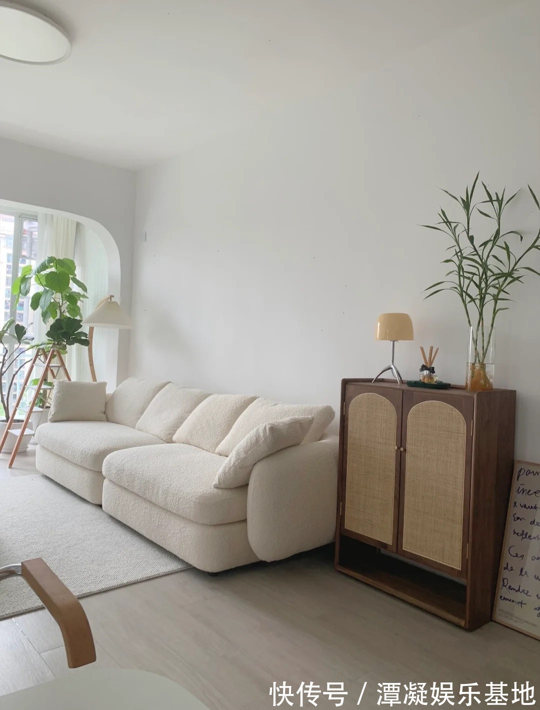 石膏线|她家全屋大白墙,不吊顶,不做石膏线,太干净舒适了,看着真舒服