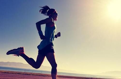 跑步|每天坚持跑步1小时，一段时间后，身体会发生这些变化
