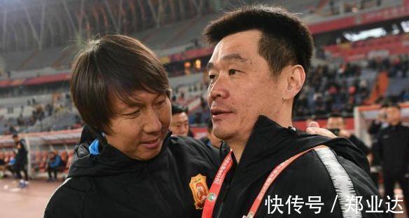 国足|李霄鹏上任后首次发声!将国足比作不争气的儿子,回应为何招52人