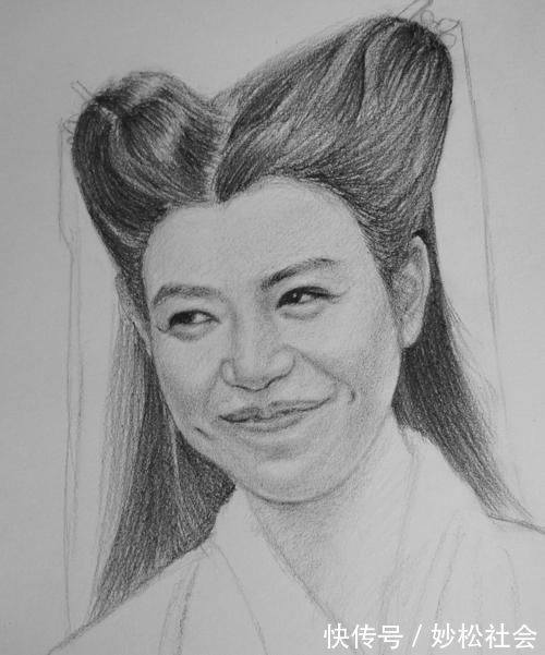 素描@美术学渣笔下的“明星素描”，画面一言难尽，学霸看后捧腹大笑