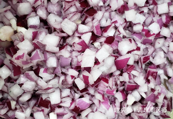 失眠|白天不想起，晚上睡不着1个洋葱竟然就能摆脱，建议失眠者试试