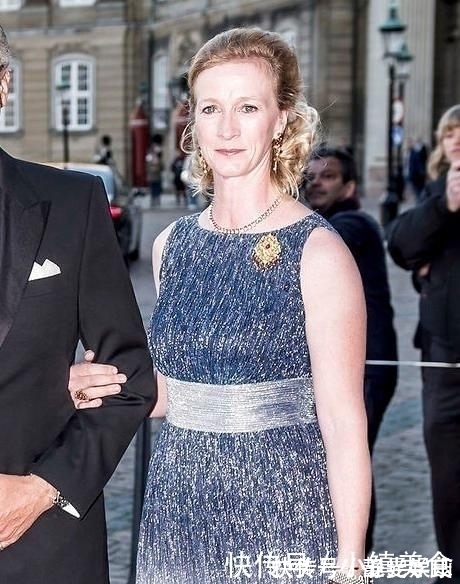 手镯 丹麦皇室首饰光彩夺目而奢华,唯有一款手镯虽普通,却是流传百年