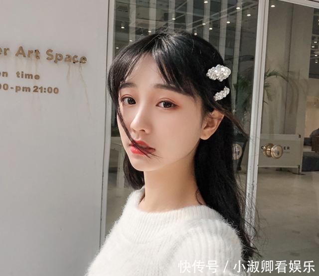 up|漂亮的发夹并不是简单的装饰品,对的发夹还能让自身的气质up