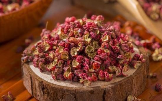 佛手柑内酯|花椒的2种茶做法,每天喝一杯,黑臭宿便排出来,口臭全消失