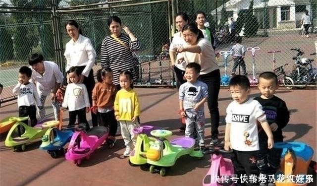 扭扭车|儿子的扭扭车被女娃占有,索要时女娃奶奶说的话,宝妈强行夺回