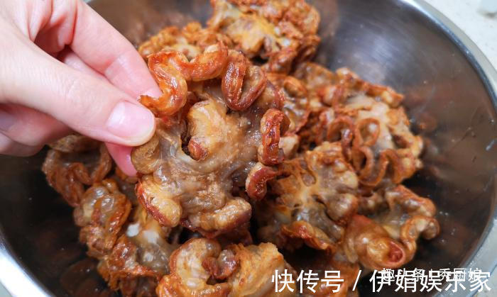 肉脂|熬猪油时，只加盐就错了，多加这2样，猪油又白又香，放1年都不坏