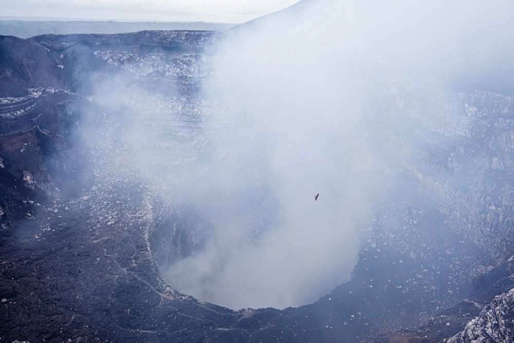 火山喷发#同中国复交的这个国家到底什么样？