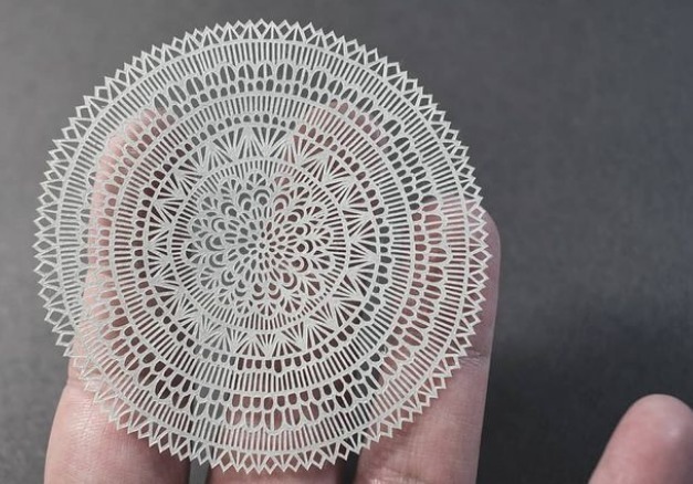 美女#美轮美奂,美女艺术家用一张纸雕刻出奇幻世界