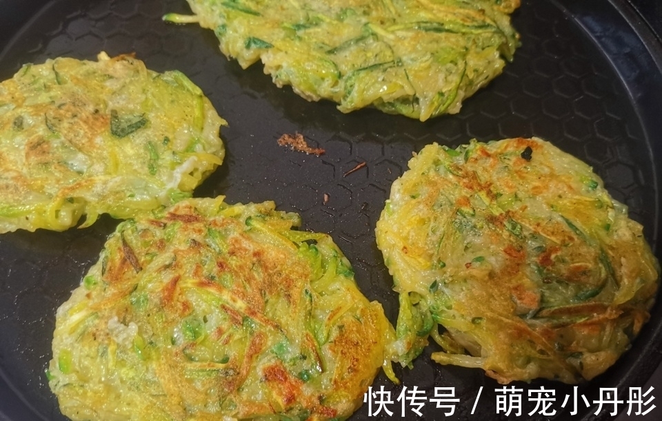 三伏天,吃它正当时,清热去火营养好,不炒不炖当饭吃,真简单