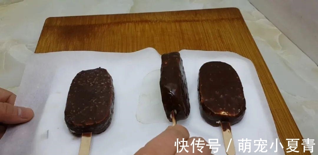 4个鸡蛋,1袋牛奶,冰箱里一放,做出特色雪花,吃过就念念不忘