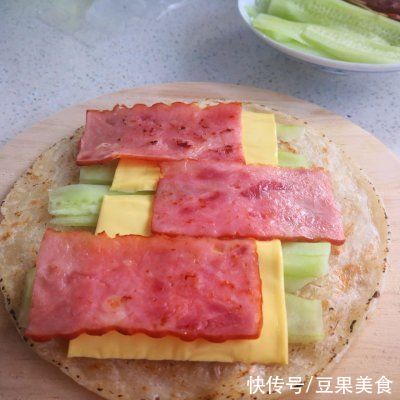 黄瓜|#不容错过的鲜美滋味#培根芝士手抓饼