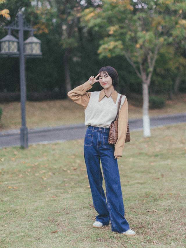 针织衫|梨形身材和微胖女孩最关心的搭配来了,针织衫配半身裙,显瘦显高