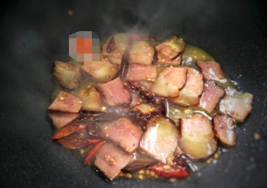 饭店最火的家常菜,10块钱不到,两三下就炒好,家人吃过都说好!