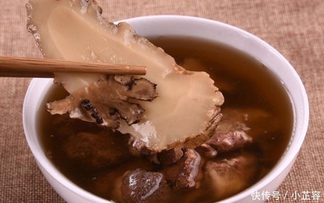 中年|山林里遇到这种植物,记得连根一起挖回家,用来煲汤非常美味