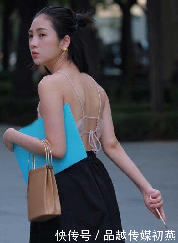 藏不住|高颜值女神时尚装扮有亮点,小吊带藏不住好身材