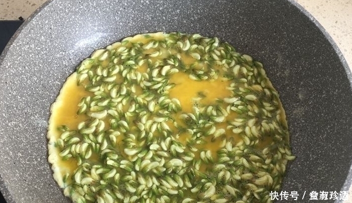 树上的它不要丢,随便炒一炒,血管不堵塞,洗肠又瘦身