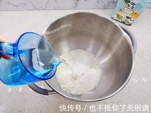 表皮|饺子莫要煮着吃，换个方法表皮透明吃着更筋道，保证不破皮更好吃