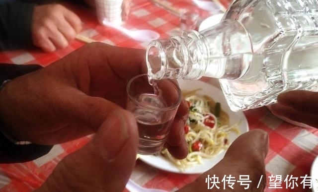 婆婆|近90岁老夫妻，可蒸馒头，能喝酒，长寿秘诀：从不碰一件事