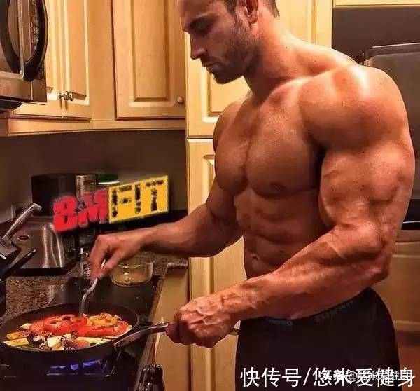 小力王|身高191公分的肌肉男，被誉为“健身界的小力王”，手臂力量强大