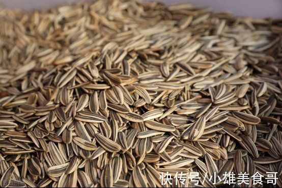 瓜子谁还用嘴啃？只用一把钥匙，一分钟剥一碗，不伤手也不脏嘴