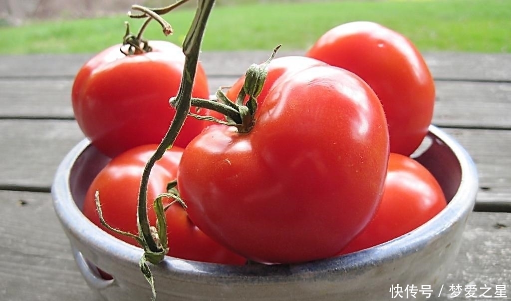 脾胃虚寒|西红柿虽是宝,但是哪几类人不宜多吃,否则对身体不好,快看看吧