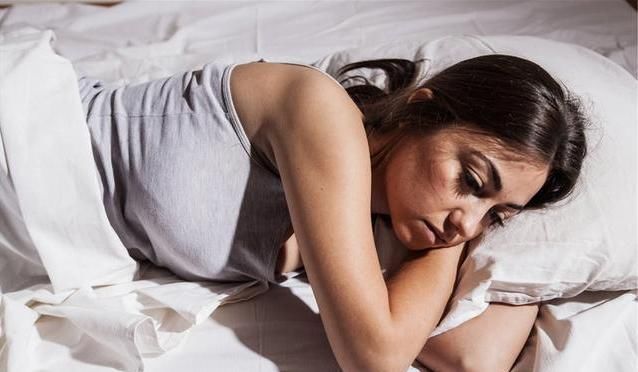 根源|失眠的“根源”找到了，是2个地方堵了教你一招，安睡10小时