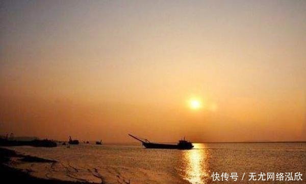 湖水|“诗豪”刘禹锡被贬至和州,途中写下一首绝美七绝,让人心旷神怡