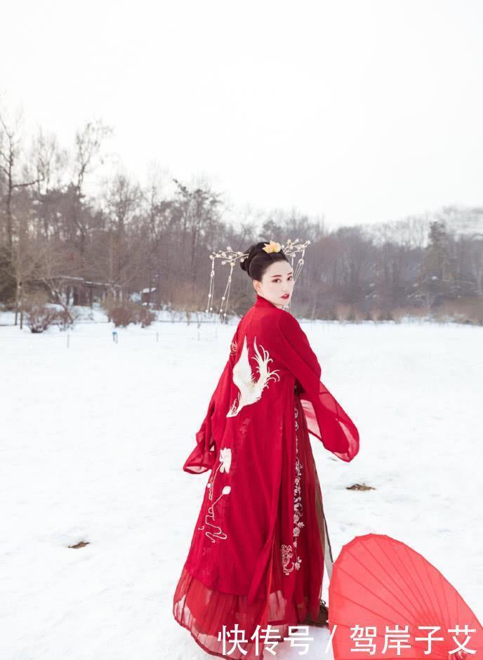 上架|这些“上架嫌它丑,下架求成狗”的绝版汉服,有你的梦中情裙吗