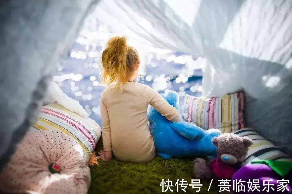 宝妈|需要哄睡的宝宝,和自己入睡的宝宝,长大后影响的不止是智力